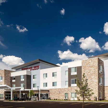 Towneplace Suites By Marriott Milwaukee West Bend Exteriör bild