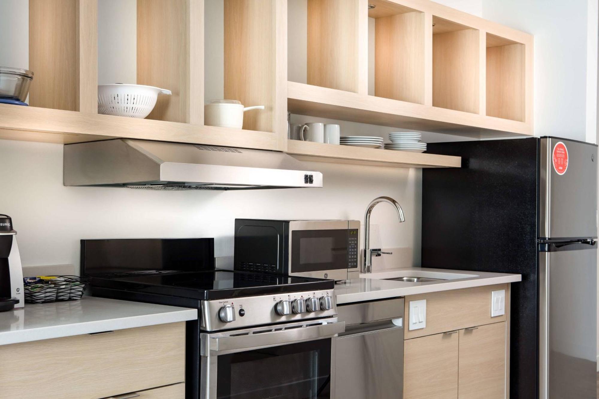 Towneplace Suites By Marriott Milwaukee West Bend Exteriör bild