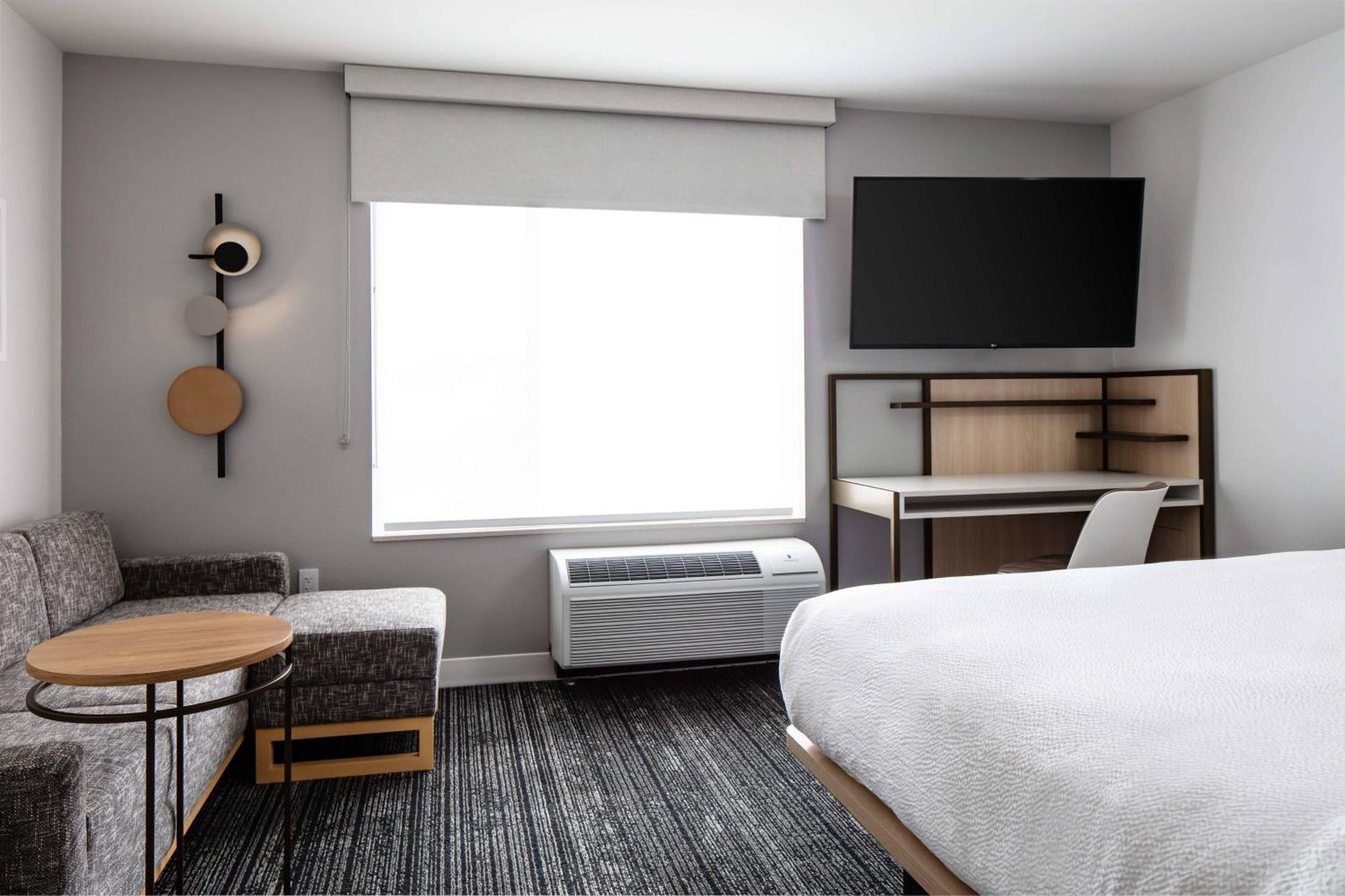 Towneplace Suites By Marriott Milwaukee West Bend Exteriör bild