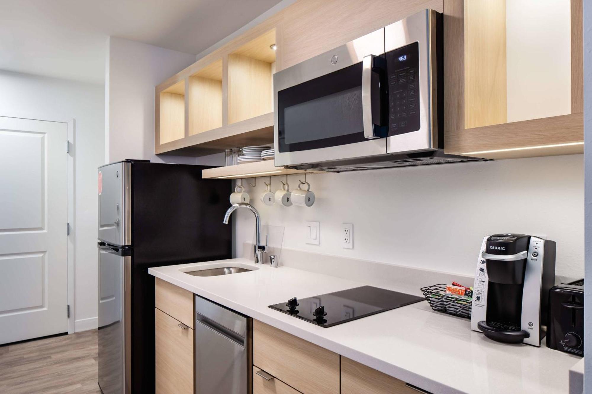 Towneplace Suites By Marriott Milwaukee West Bend Exteriör bild