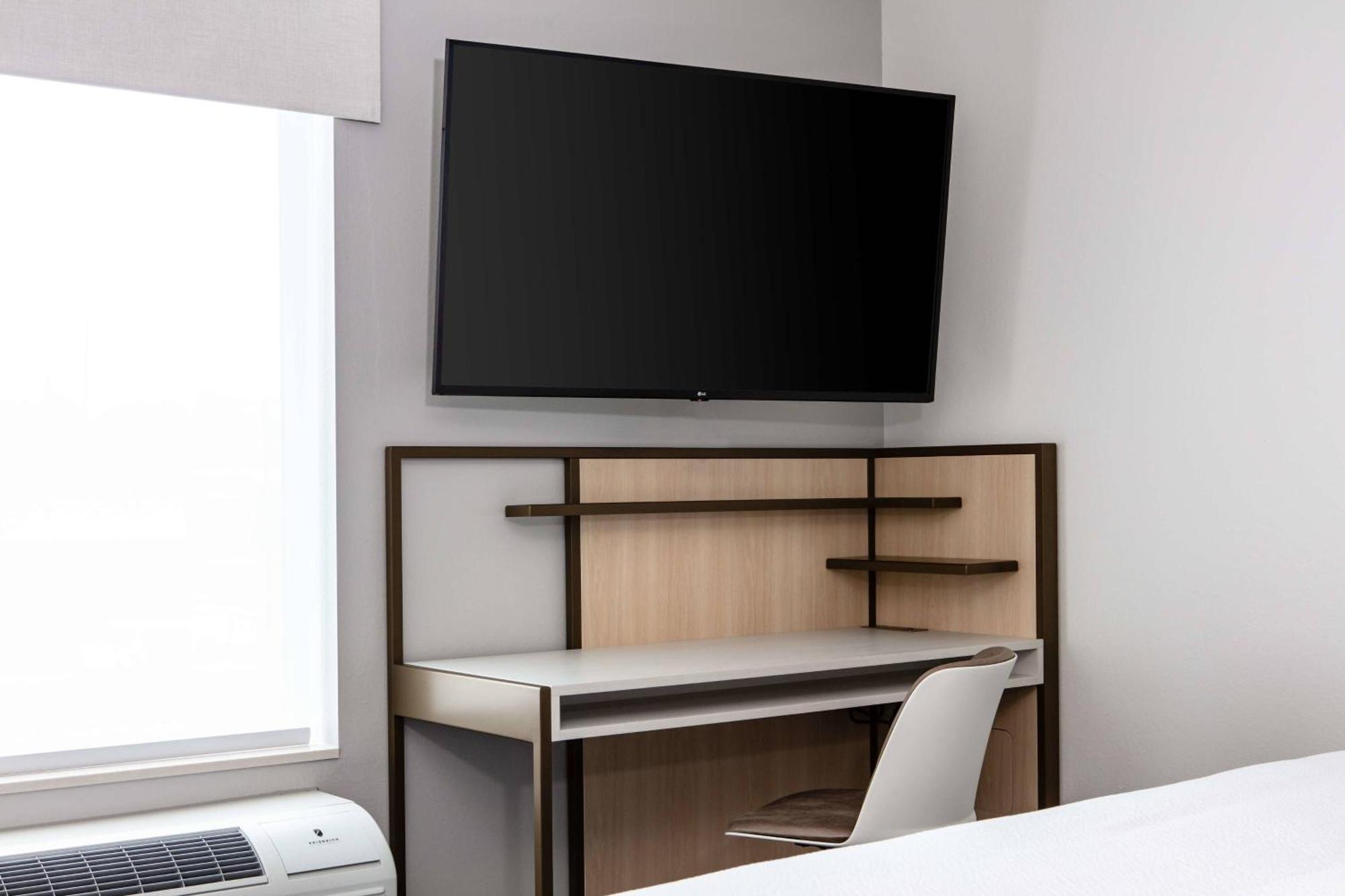 Towneplace Suites By Marriott Milwaukee West Bend Exteriör bild